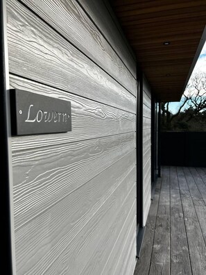 Apartment | Property grounds - Lowern, a Luxury Retreat Near Menai Bridge (Menai Bridge)