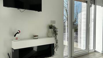 ์ํํธ | ๊ฑฐ์ค ๊ณต๊ฐ | ๋ฒฝ๋๋ก