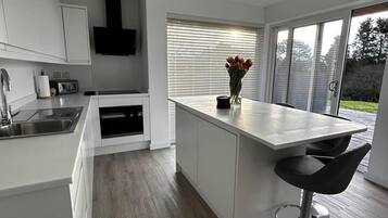 ์ํํธ | ์ ์ฉ ์ฃผ๋ฐฉ | ๋์ฅ๊ณ , ์ ์๋ ์ธ์ง, ์ค๋ธ, ์ฟกํ