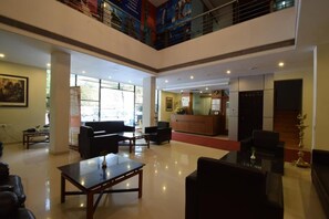 Télévision LED de 40 pouces avec chaînes par câble, télévision