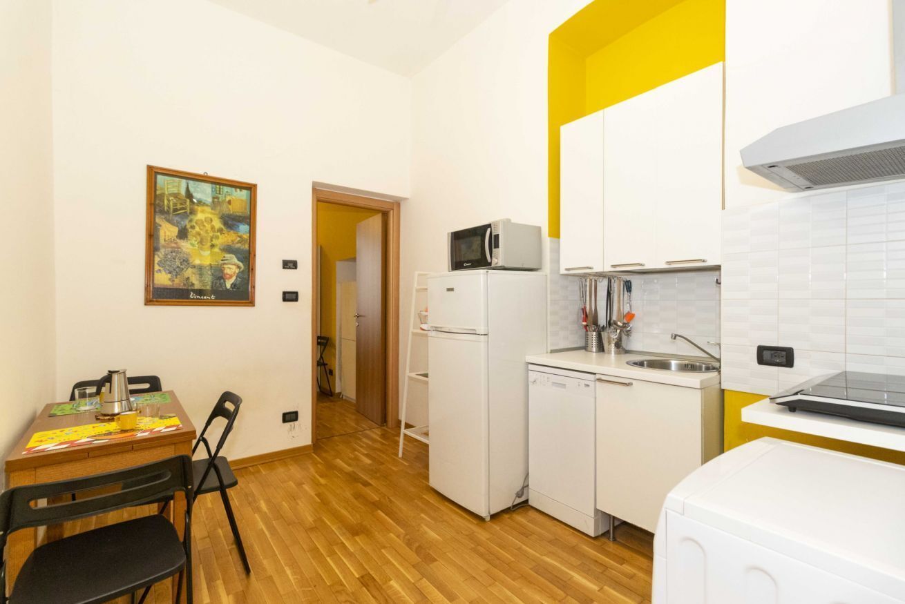 Frigorífic, microones, placa de cuina i rentaplats 