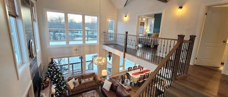Smart TV, fireplace, books, offices