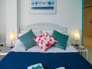 Lägenhet - 2 sovrum - kök | 2 sovrum, italienska Frette-lakan och sängtillbehör av högsta kvalitet