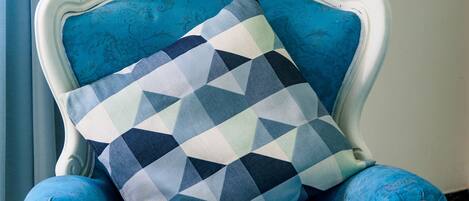 Comfort-huoneisto, 2 makuuhuonetta, merinäköala, meren rannalla | 2 makuuhuonetta, italialaiset Frette-lakanat, ylelliset vuodevaatteet