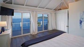 3 bedrooms, iron/ironing board, WiFi (free), bed sheets