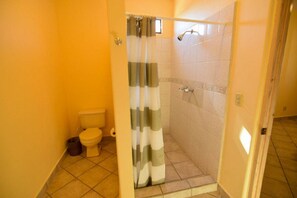 Bañera y toallas