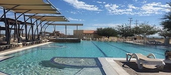 Casa SunnySide Access to Heated Pool.