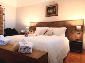 Comfort Room | Desk, soundproofing, iron/ironing board, free WiFi - Villa Sine Tempore Fumarola (Matera)