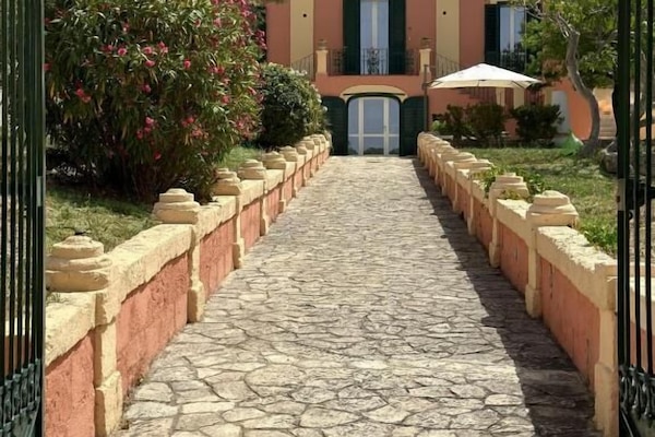 Bagian depan properti