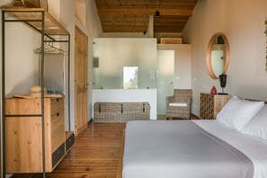 3 chambres, bureau, fer et planche à repasser, lit parapluie