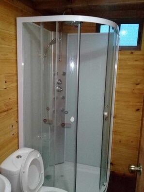 Shower, rainfall showerhead - Complejo Turístico Los Piamonteses  (Colonia Cosmopolita)