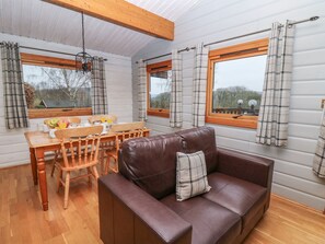 Dining - Great Owl Lodge (Rhayader)