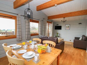 Dining - Great Owl Lodge (Rhayader)