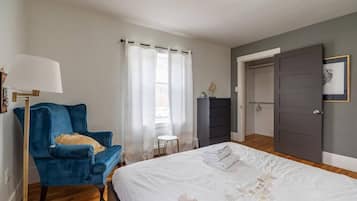 3 slaapkamers, een strijkplank/strijkijzer, wifi, beddengoed