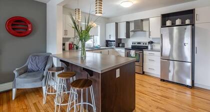 Large & Sunny Beautiful Home, AC