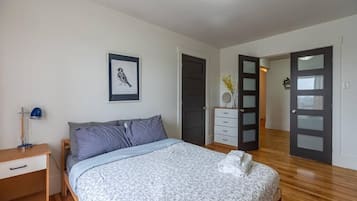 3 chambres, fer et planche à repasser, Wi-Fi, draps fournis