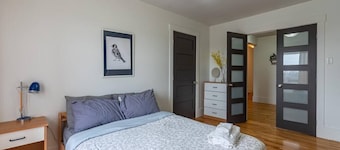 Large & Sunny Beautiful Home, AC