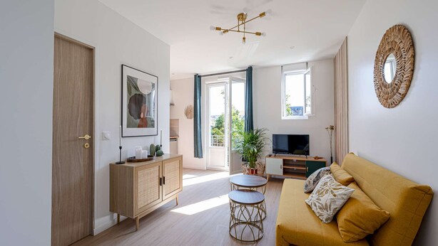 TV - Les Maisons Acajou / Charming T2 equipped with Spicy Art (Châtellerault)