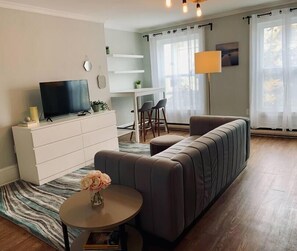 TV - 109 Sunny & Historic Home (Halifax)