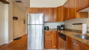 Refrigerador, parrilla de estufa, lavavajillas y tostadora