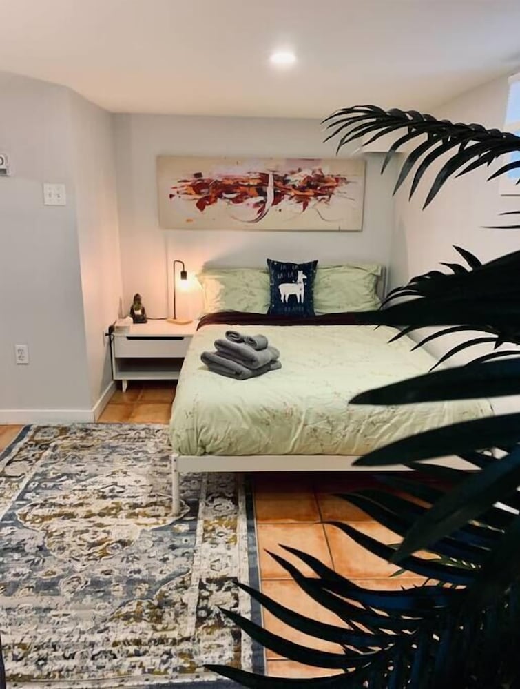 234 Charming North End Studio Halifax Vrbo