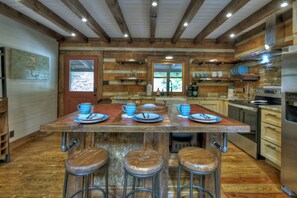 Kühlschrank, Mikrowelle, Herdplatte, Geschirrspüler