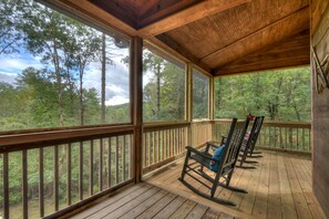 Property grounds - Charming cabin with hot tub, secluded, tranquil escape to nature - Pet-friendly haven with fire pit, pool table, spacious screened porch (Ellijay)