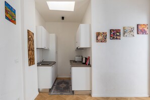 Fridge, microwave, oven, dishwasher