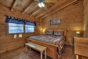 3 bedrooms, iron/ironing board, free WiFi, bed sheets - Discover Treetop Getaway -Pet-friendly retreat with panoramic mountain views, hot tub, firepit, fenced yard, WiFi, and a game-room (Ellijay)