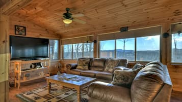 TV connectée, cheminée, baby-foot