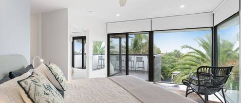 5 bedrooms, WiFi, bed sheets