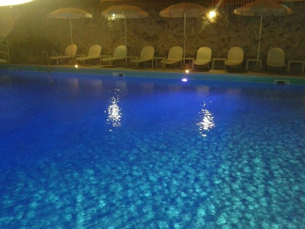 Seasonal outdoor pool