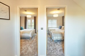 4 bedrooms, iron/ironing board, free WiFi, bed sheets