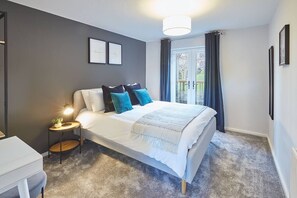 4 makuuhuonetta, silitysrauta/-lauta, ilmainen Wi-Fi, vuodevaatteet