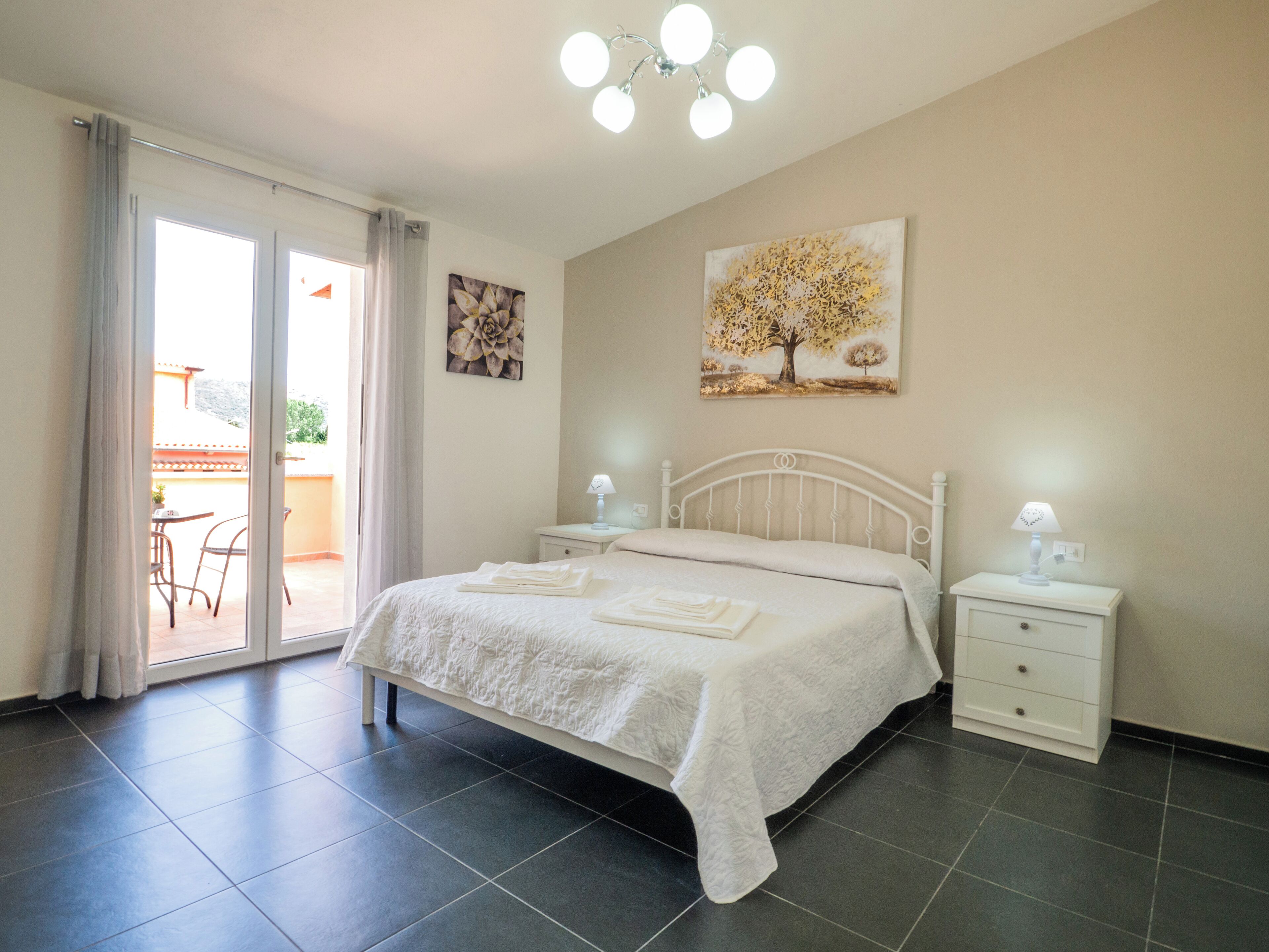 4 chambres, fer et planche à repasser, draps fournis