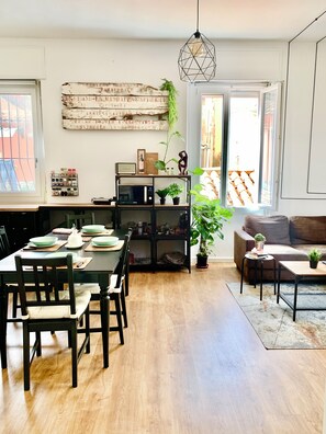 Dining - Urban Greener - Morada (Cagliari)