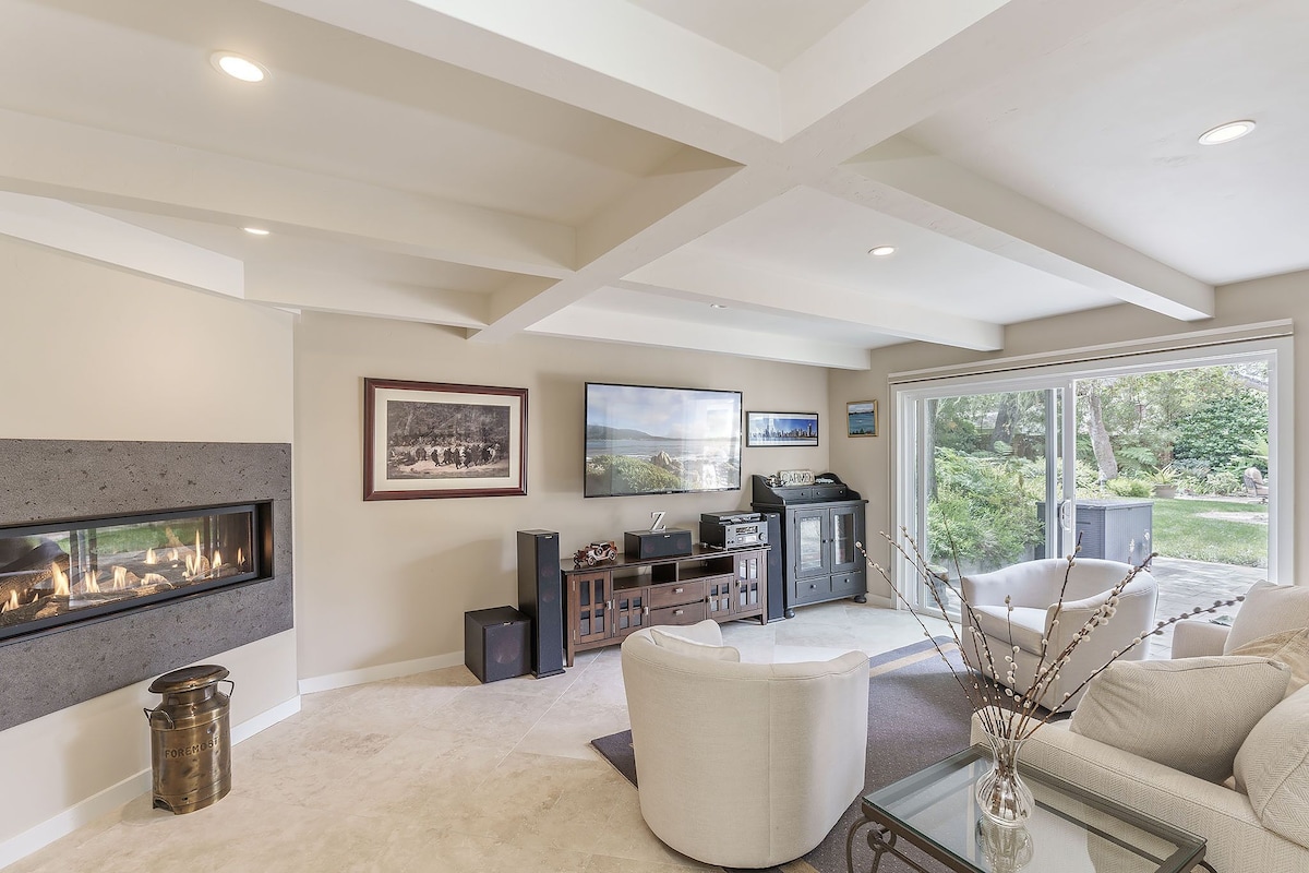 Photo 10 of 3885 Pebble Beach Oasis - Indoor / Outdoor Living