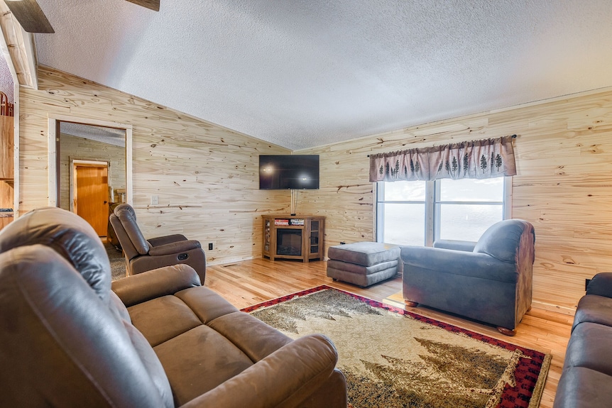 Less Than 5 Minutes To Deadwood, Hot Tub, All One Level & Parking! - Deadwood, SD