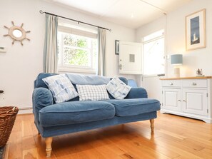 Living area - 2 Chapel Place (Penzance)