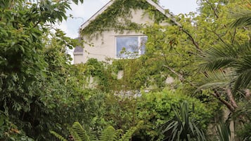 Casa rural | Façana frontal de l'allotjament