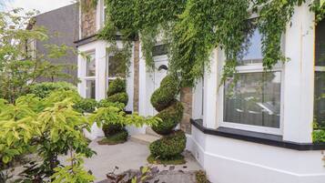Cottage | Property grounds