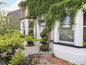 Cottage | Property grounds - Hillcroft (St Austell)