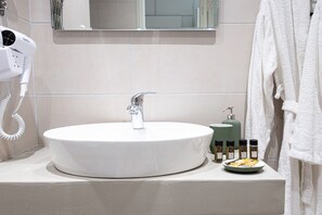 Free toiletries, hair dryer, bathrobes, slippers - RIVIERA HOTEL (Xylokastro-Evrostina)