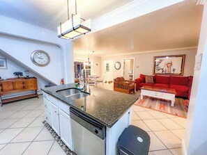 Interior - Native Montanan - Downtown - By Rock Creek (Red Lodge)