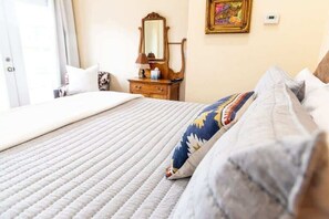 2 Schlafzimmer, Schreibtisch, Bügeleisen/Bügelbrett, kostenloses WLAN