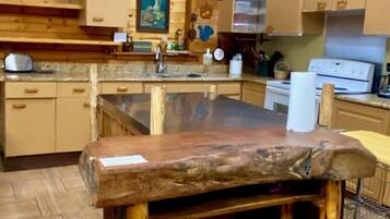 Frigorífic, microones, forn i placa de cuina