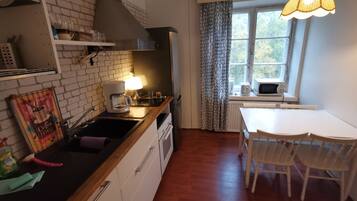 Căn hộ | Bếp riêng | Tủ lạnh, lò vi sóng, lò nướng, bếp nấu