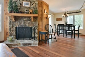 Condo, 1 Bedroom | Dining