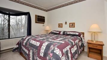 1 bedroom, iron/ironing board, cribs/infant beds, free WiFi