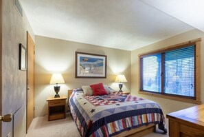 Huoneisto, 2 makuuhuonetta | 2 makuuhuonetta, silitysrauta/-lauta, vauvansängyt, ilmainen Wi-Fi